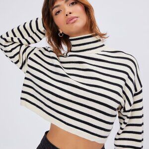 Women's Cider Striped High Neck Oversized Crop Sweater Size L
